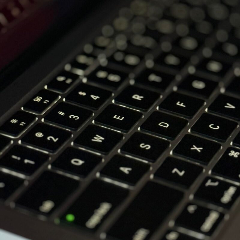 MACBOOK AIR 2020 – Image 8