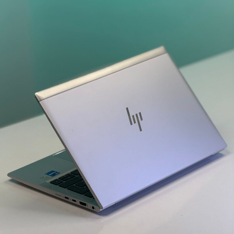 HP Elitebook 830 g8 – Image 9