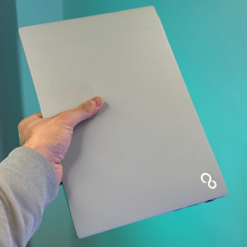 Fujitsu LIFEBOOK  14  2025 – Image 10