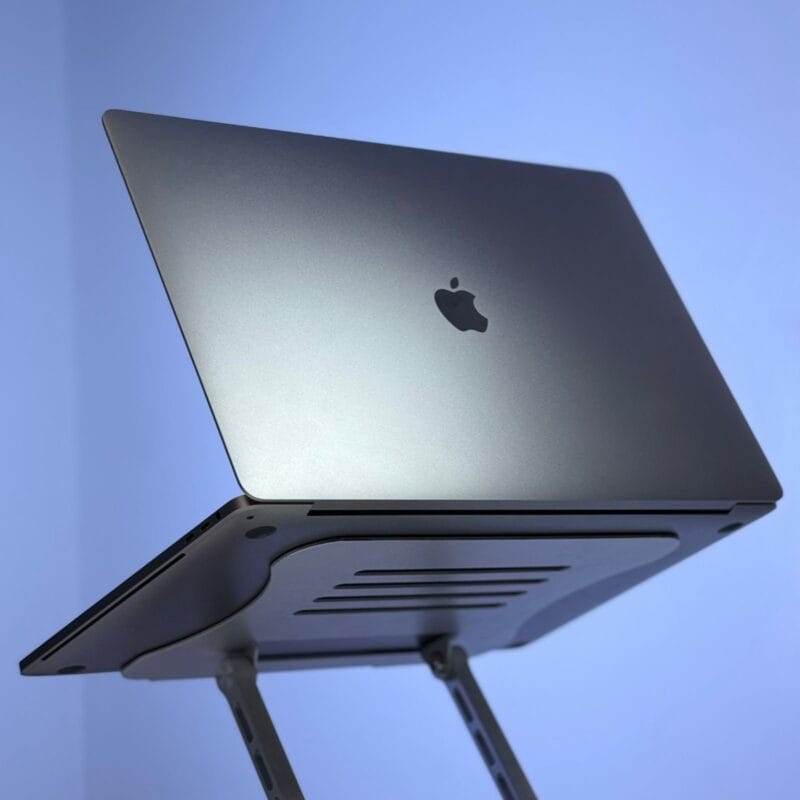 MacBook  pro 2019 16 inch i7 – Image 9