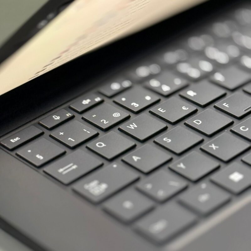 Microsoft Surface Laptop 6 for Business – Image 8