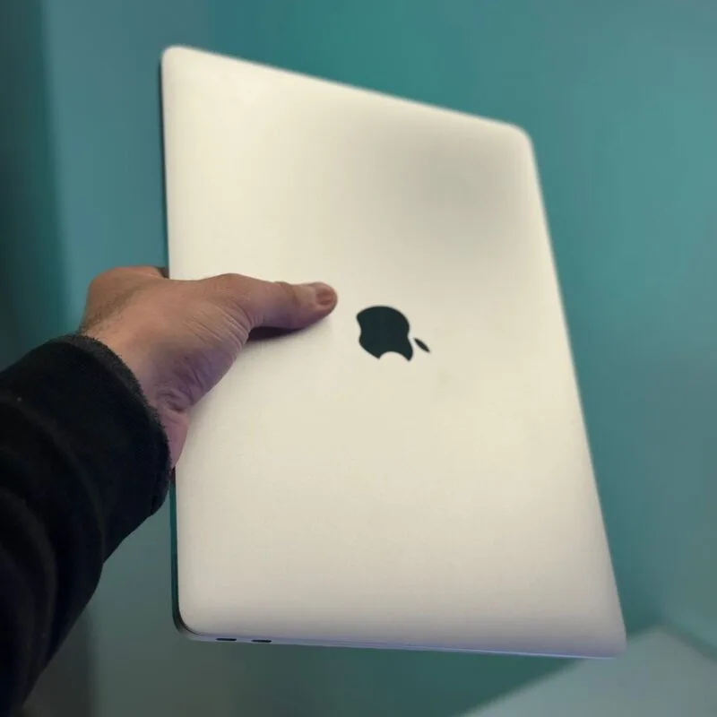 Apple MacBook Air 13" M1 – L'Équilibre Parfait entre Mobilité & Performance Apple Silicon – Image 11