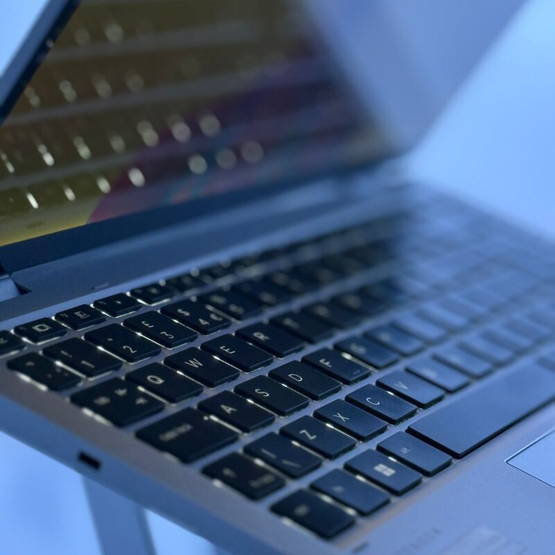 HP ELITEBOOK 1040 G8 – Image 4