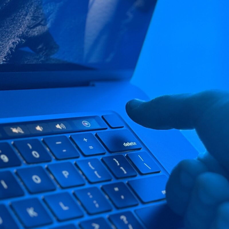 MacBook pro 2019 i9 16 inch – Image 7