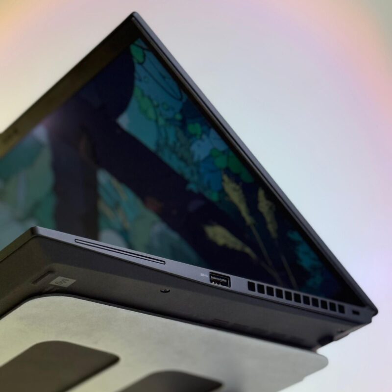 THINKPAD T14s GEN 4 – Image 4