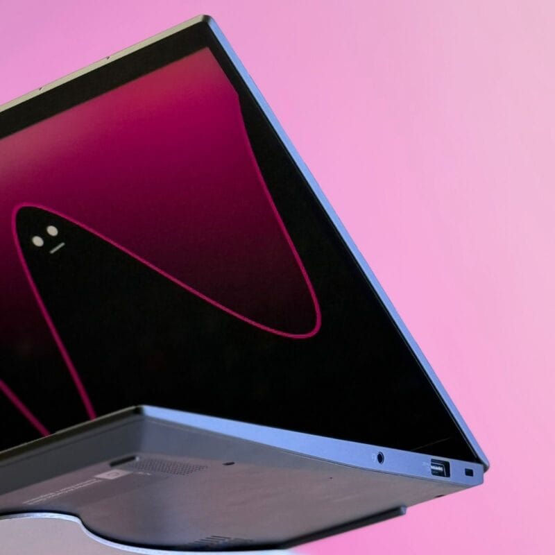 THINKPAD X1 CARBON GEN 11 – Image 4