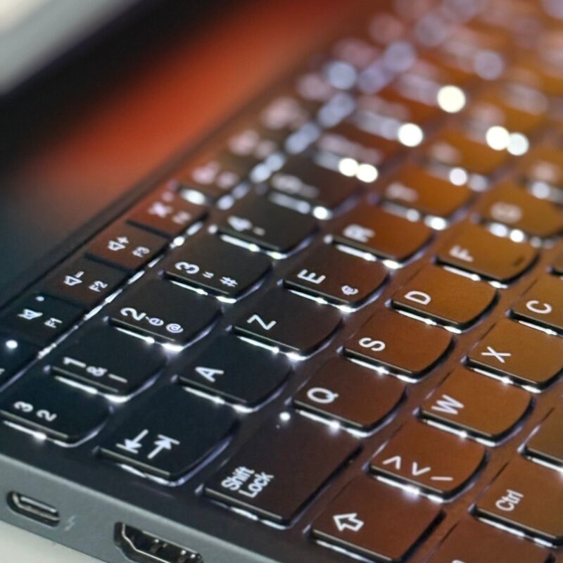 THINKPAD T16 Gen 2 – Image 9