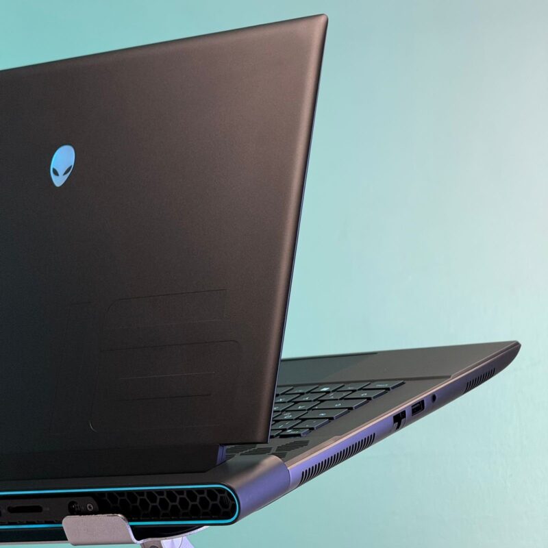ALIENWARE M16 R1 – Image 10