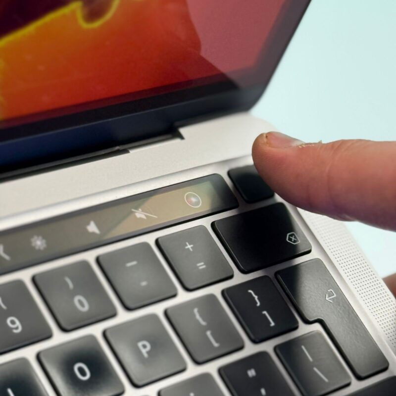 MACBOOK PRO 13 2020 – Image 8