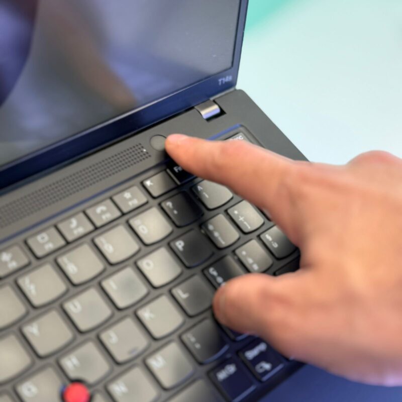 THINKPAD T14s GEN 4 – Image 7