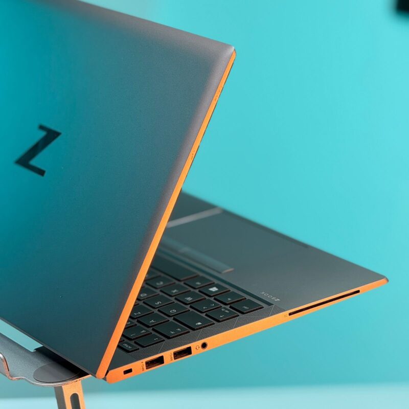 HP ZBOOK FIREFLY 14 G8 – Image 9