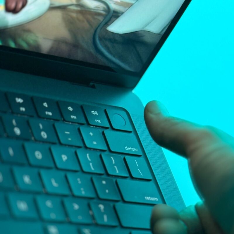 MACBOOK PRO 14 – Image 8