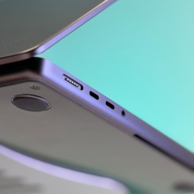 MACBOOK PRO 14 – Image 10
