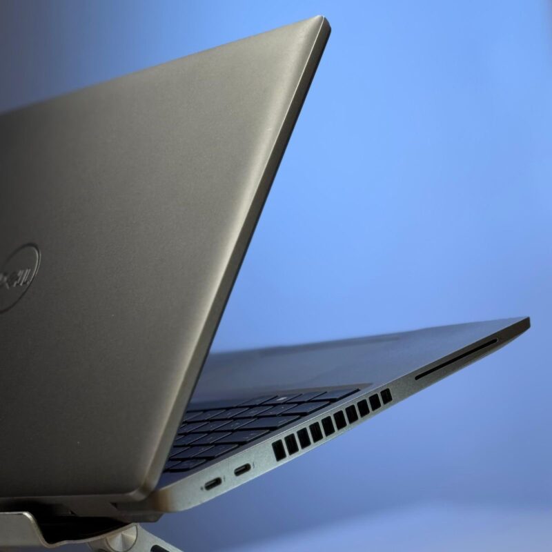 DELL LATITUDE 5530 – Image 8