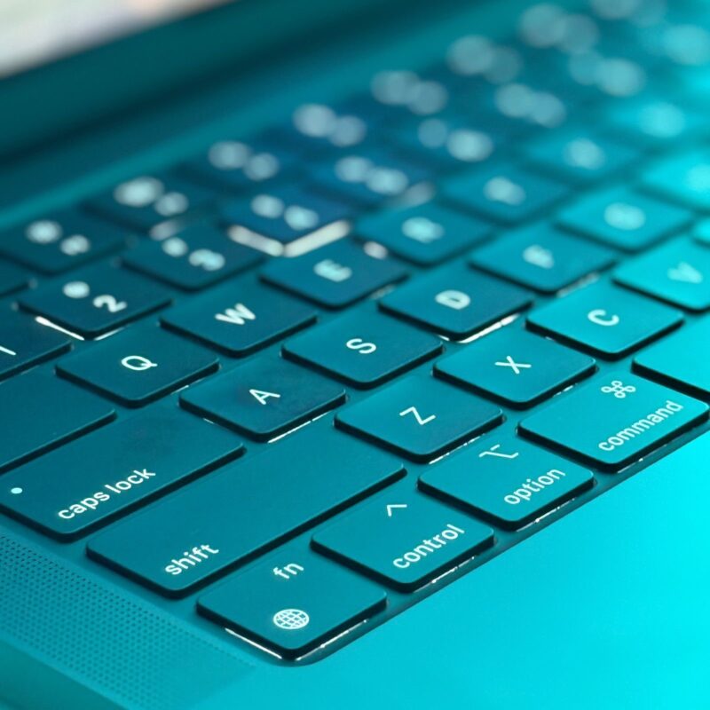 MACBOOK PRO 14 – Image 9