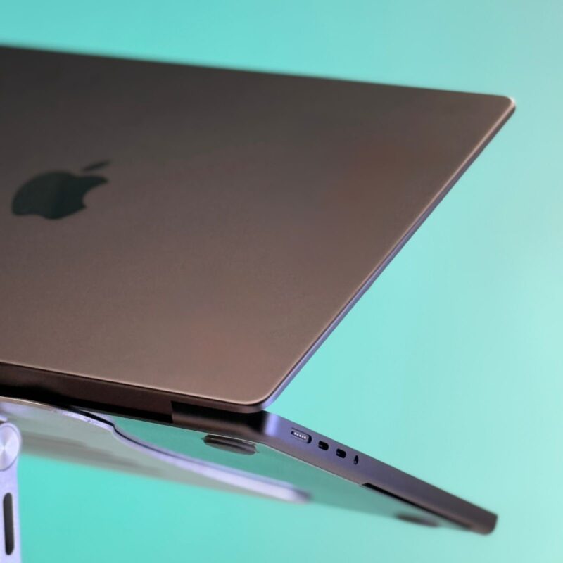 MACBOOK PRO 14 – Image 11