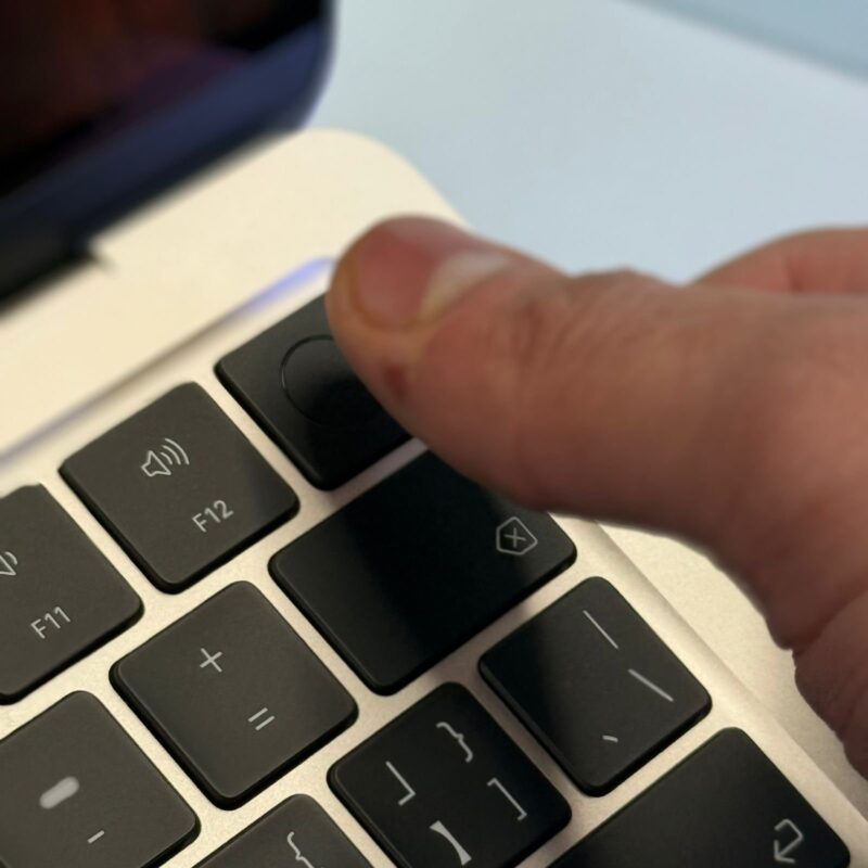 MACBOOK AIR M3 – Image 8