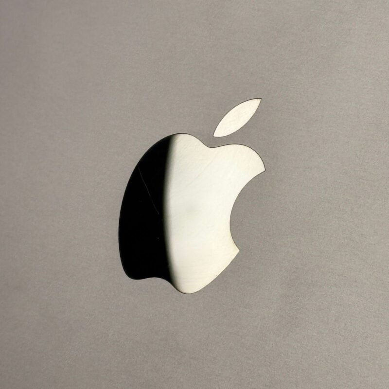 MACBOOK AIR M2 13 neuf – Image 12