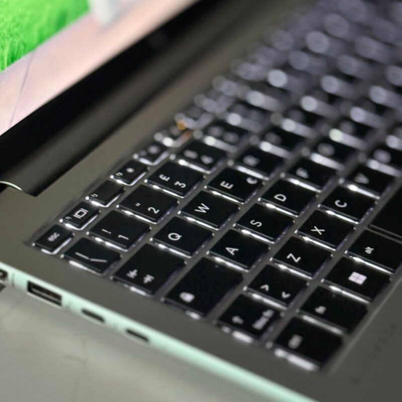 HP ELITEBOOK 830 G11 – Image 9