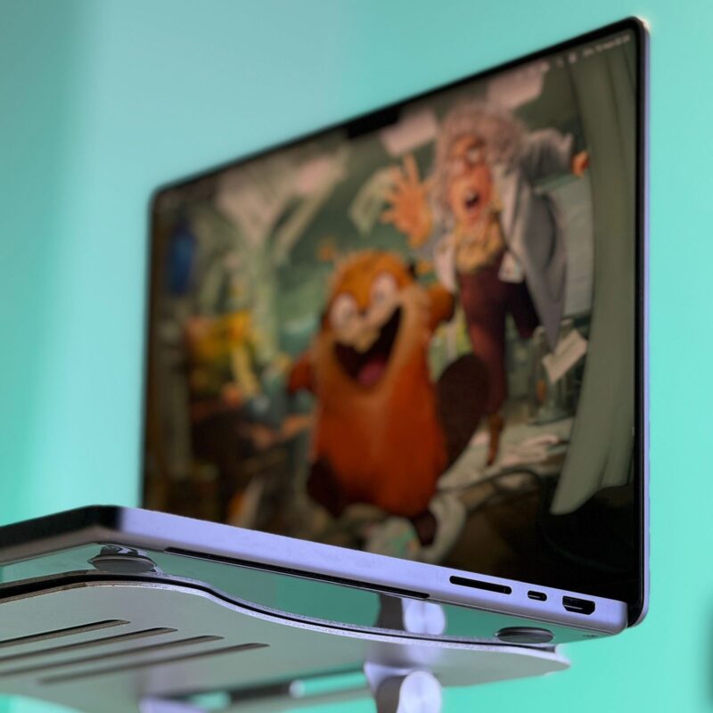 MACBOOK PRO 14 – Image 4