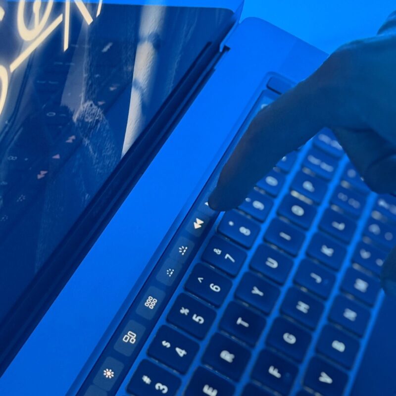 MacBook pro 2019 i9 16 inch – Image 9