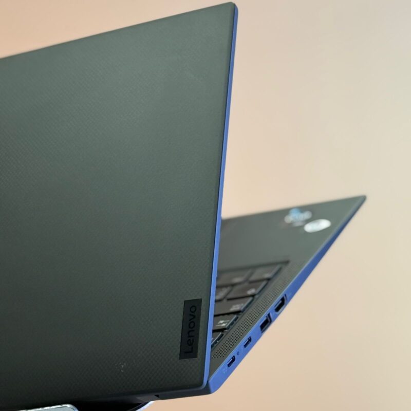 THINKPAD X1 CARBON GEN 10 i7 – Image 10