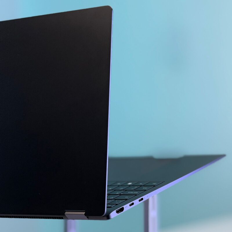 Samsung Galaxy Book3 Pro 360 - L'Excellence
Dynamic AMOLED 2X & Mobilité Premium – Image 11