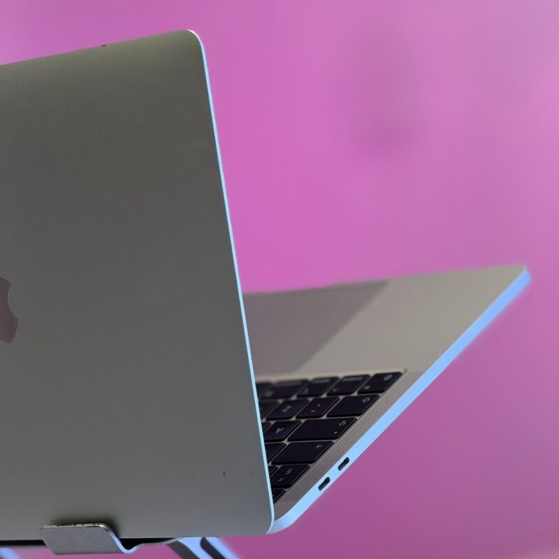 MacBook Pro 13" M1 – La Puissance Pro & Refroidissement Actif 2026 – Image 9