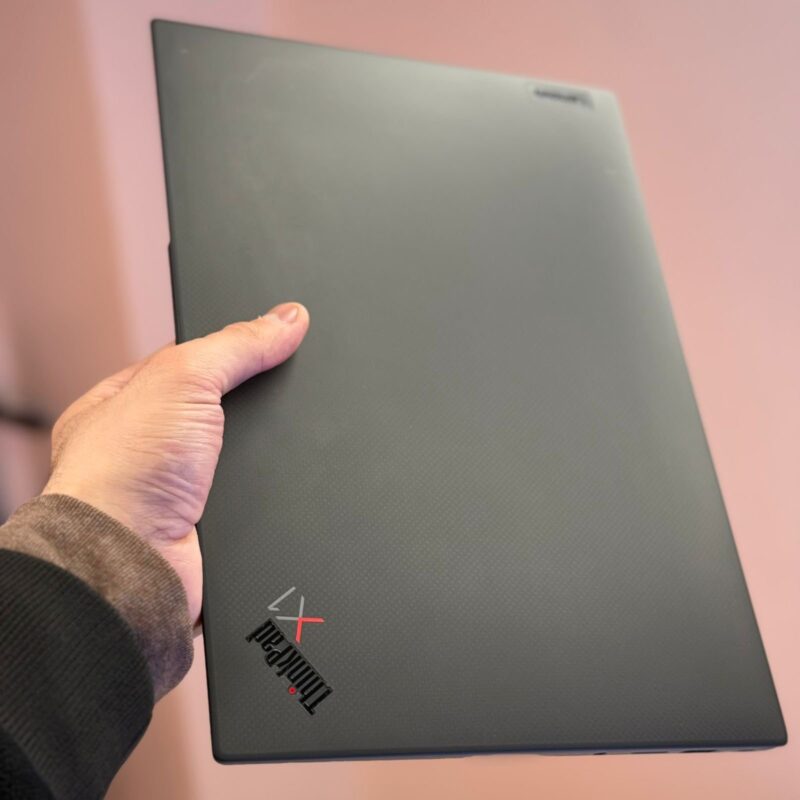 THINKPAD X1 CARBON GEN 10 i7 – Image 12