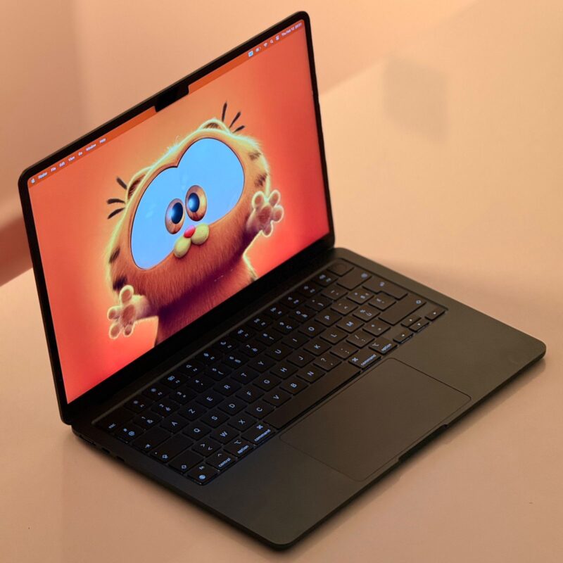 MacBook Air 13" M3 – La Puissance Nouvelle Génération & Élégance Midnight 2026 – Image 5