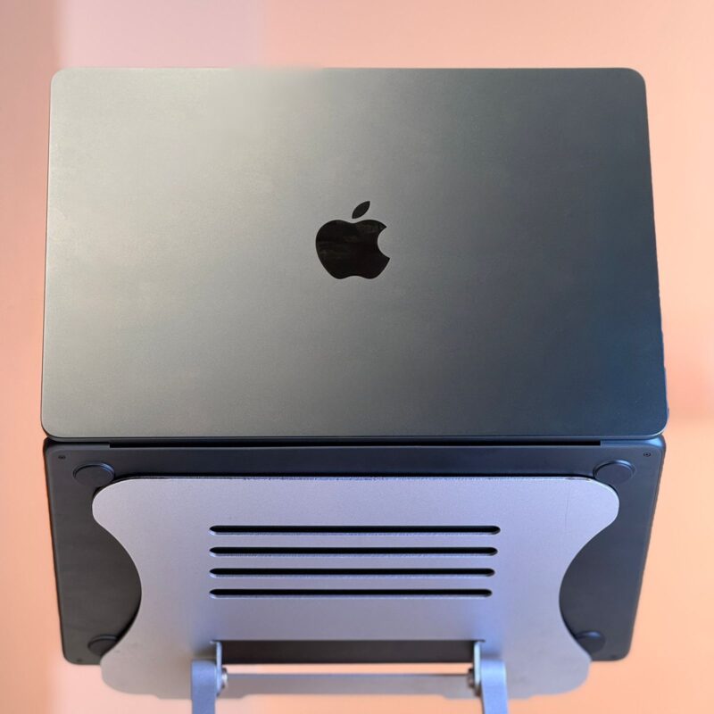 MacBook Air 13" M3 – La Puissance Nouvelle Génération & Élégance Midnight 2026 – Image 11