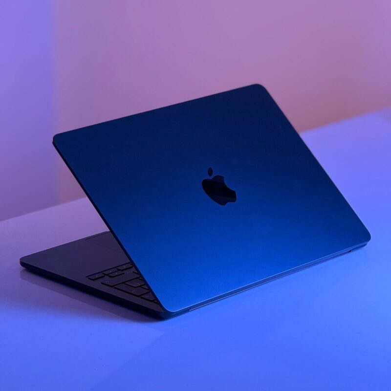 MacBook Air 13" M3 – La Puissance Nouvelle Génération & Élégance Midnight 2026 – Image 12