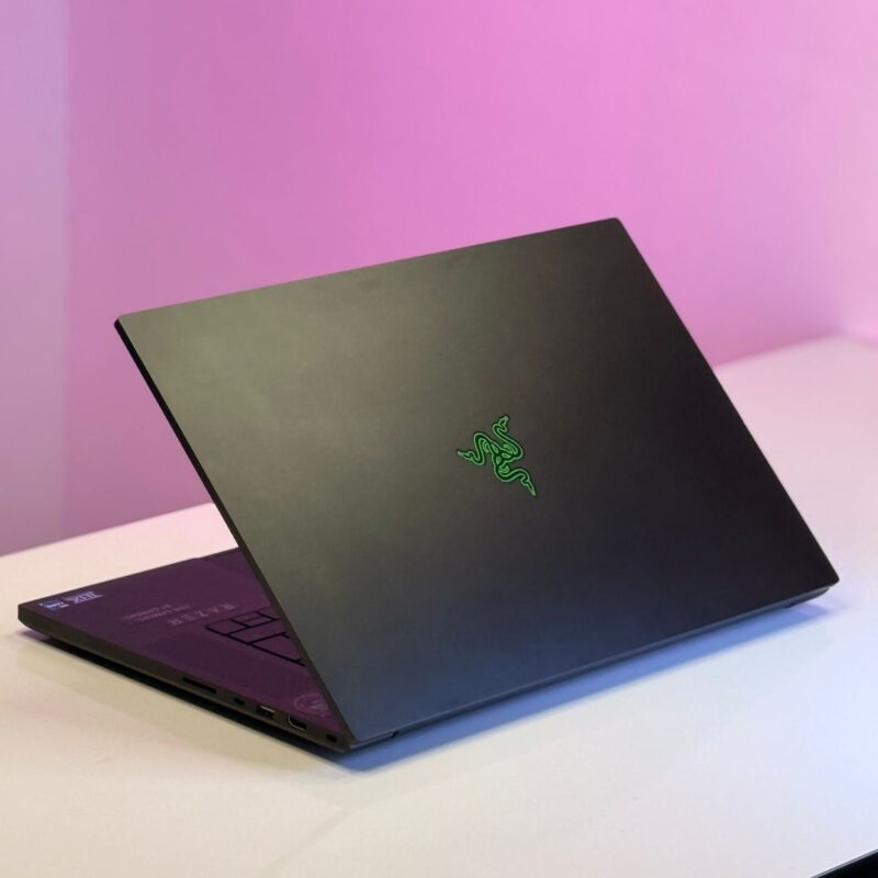 RAZER BLADE 17 – Image 11