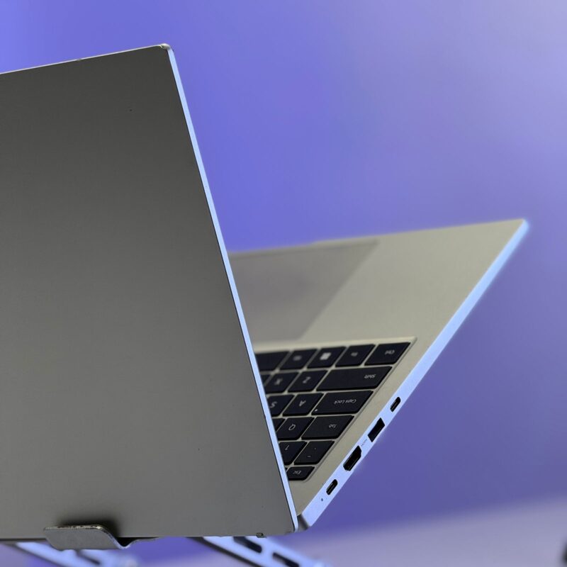 Samsung Galaxy Book2 (750XED) – Image 9