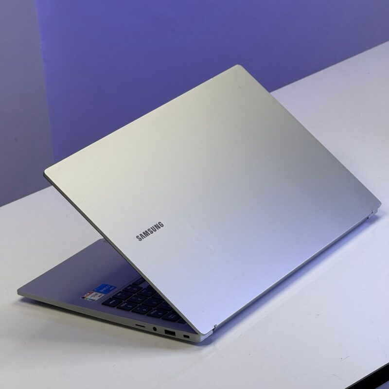 Samsung Galaxy Book2 (750XED) – Image 10