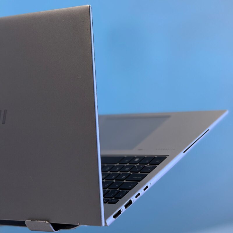 HP EliteBook 865 16 inch G11 – Image 10