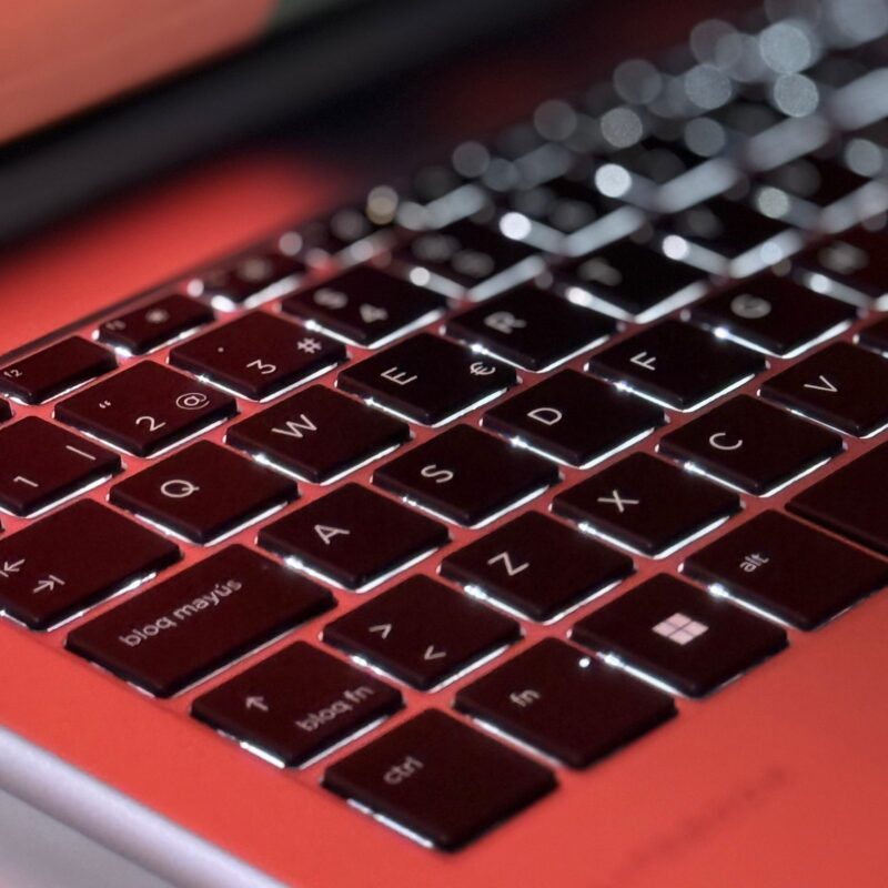 HP EliteBook 860 16 inch G10 – Image 8