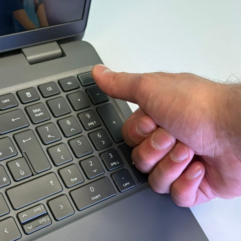 Dell Latitude 3540 – Image 8