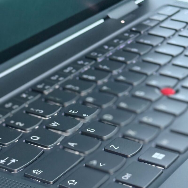 ThinkPad X1 Yoga Gen 8 – Image 8