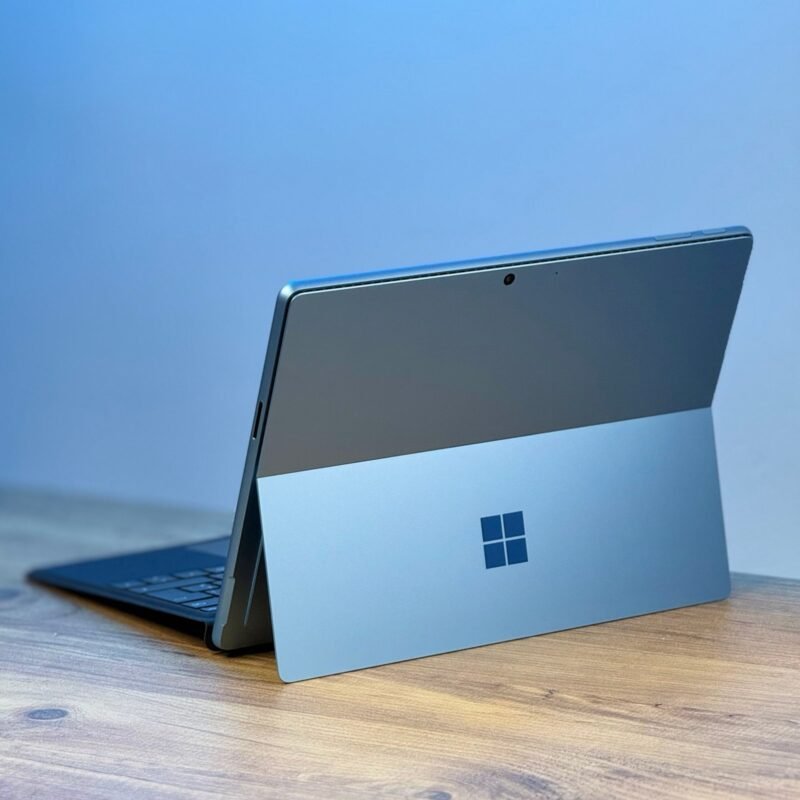 Microsoft Surface Pro 11 OLED - Image 12