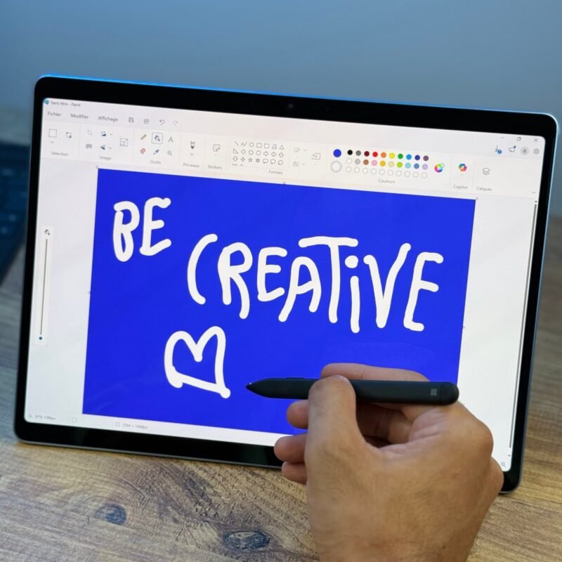 Microsoft Surface Pro 11 OLED - Image 9
