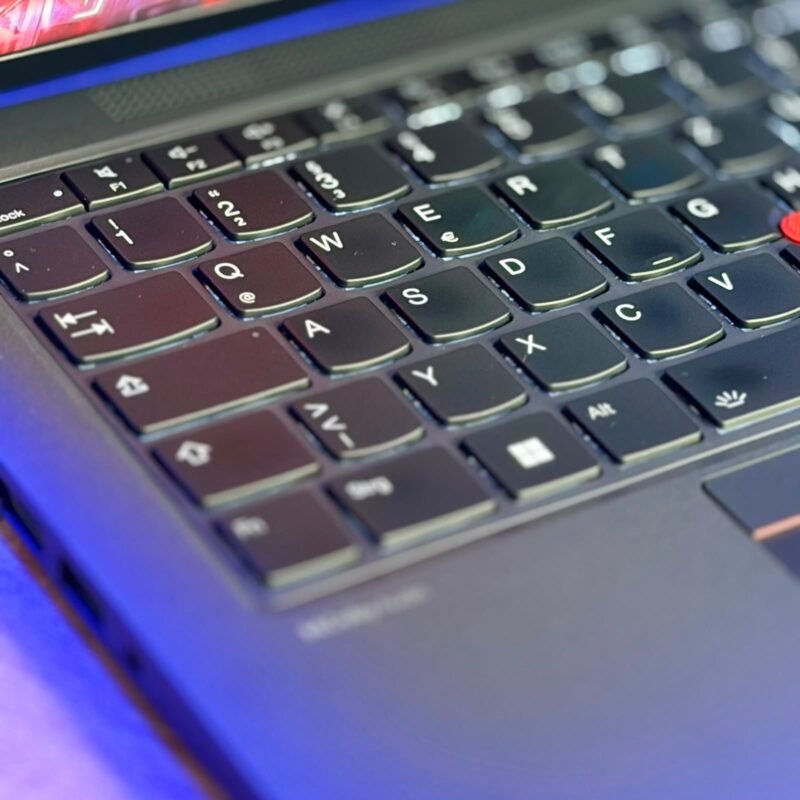 Lenovo ThinkPad P14s Gen 4 - Image 8