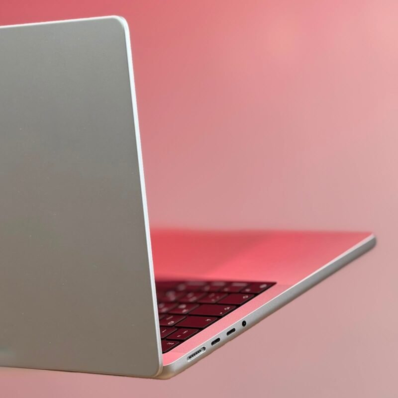 Apple MacBook Pro M2 Max 14" - Image 9