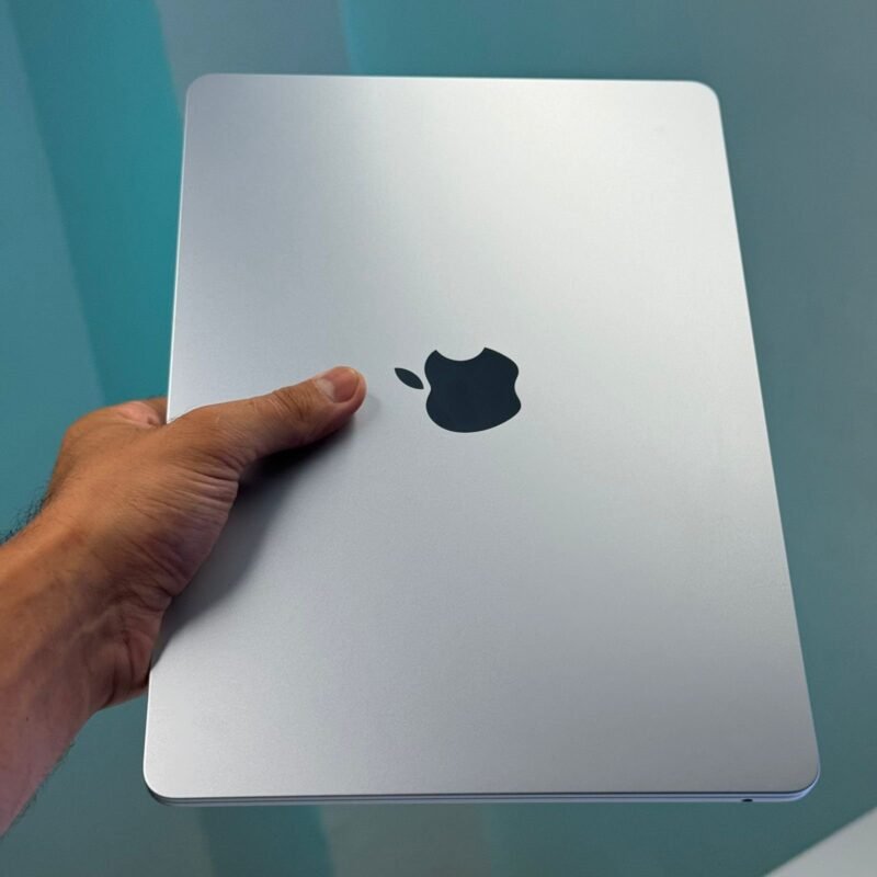 Apple MacBooK AIR M5 - Image 12