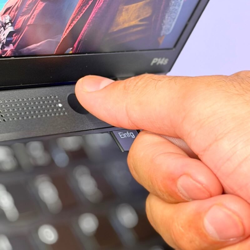 Lenovo ThinkPad P14s Gen 4 - Image 10