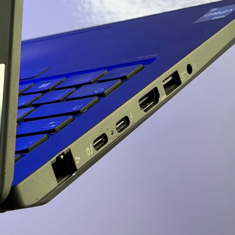 Lenovo ThinkPad P14s Gen 4 - Image 9
