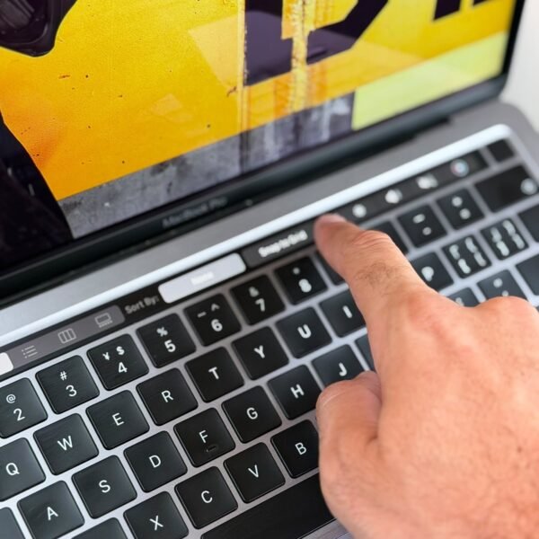 Apple MacBook Pro 13" M2 (2021) - Image 5
